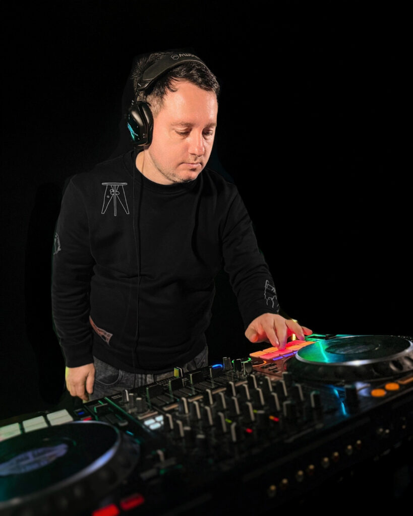 About LoopScene event equipment rental setup with professional lighting and sound in Austria